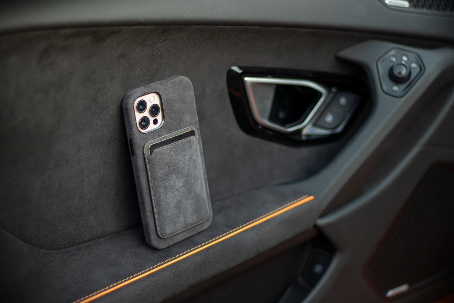 4 reasons Why Alcantara Case Is Better than Any Other Soft Material?